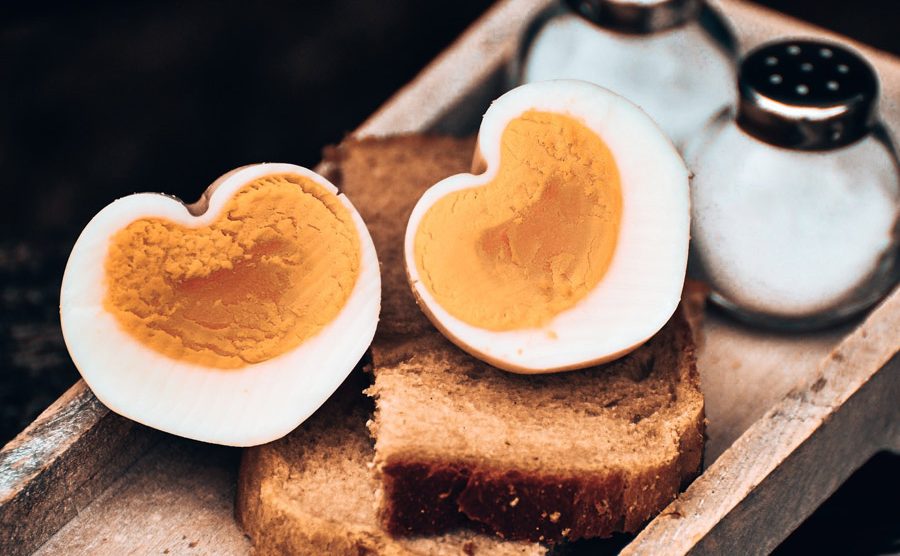 Comer muito ovo faz mal?